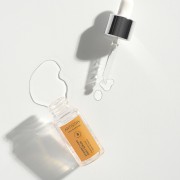 ARTISTRY SKIN NUTRITION™ Cыворотка с витамином С и гиалуроновой кислотой ОБЪЁМ (ЖИДКОСТЬ): 12 мл. МАССА НЕТТО (ПОРОШОК): 1,34 г.